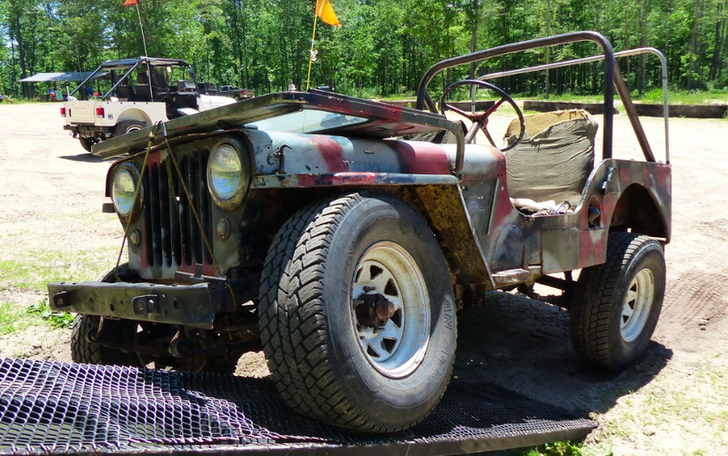 Illustration for article titled Here's How The Mahindra Roxor Compares To A 1948 Willys CJ-2A Jeep Off-Road